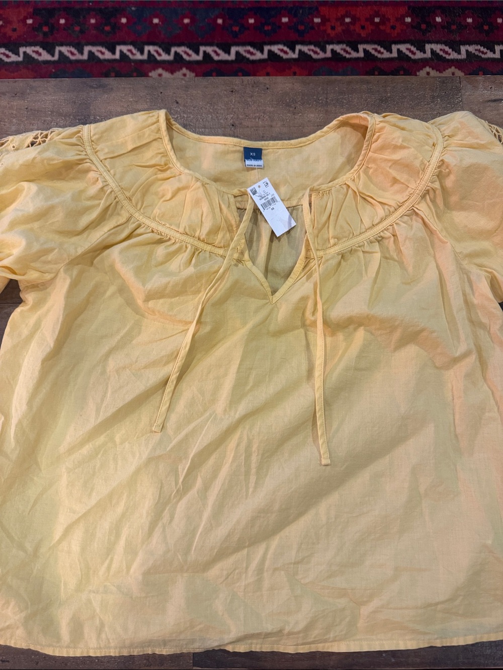 NWT Old Navy 100% Cotton Embroidered Short Sleeve Blouse Size XS in Light Yellow